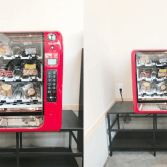 カフェ円居様にアメニティ・食品用小型自販機を導入