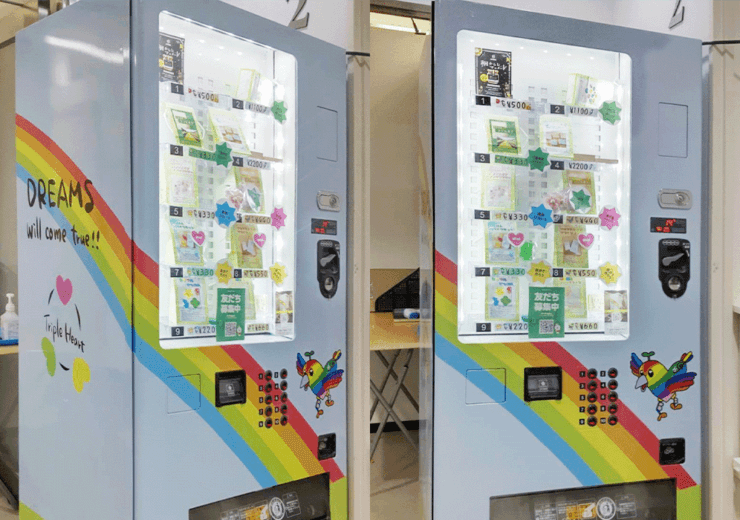 株式会社トリプル・ハート様に屋外対応冷蔵自動販売機を設置しました